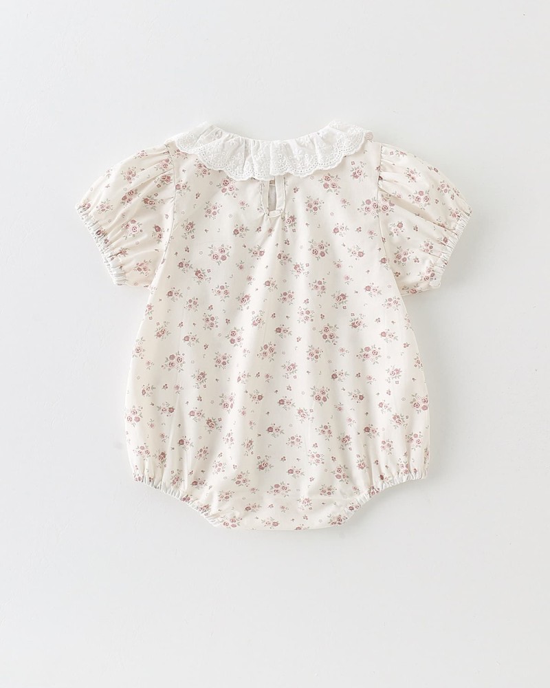 Stand-up collar baby bodysuit