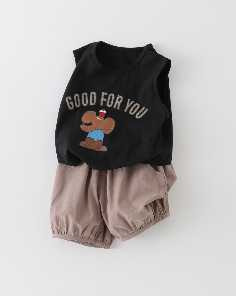 Two-piece set with tank top and shorts