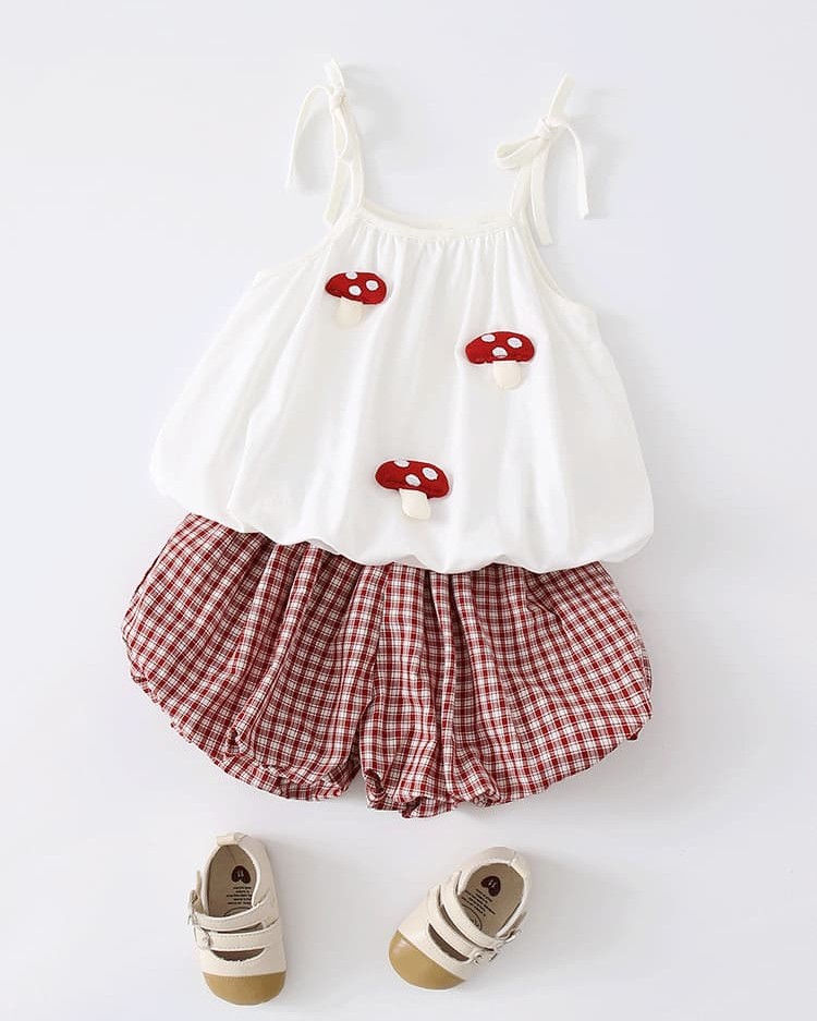 Cute sleeveless halter set