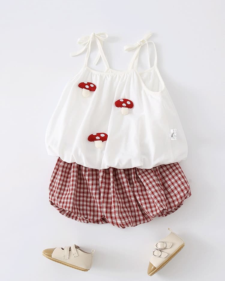Cute sleeveless halter set