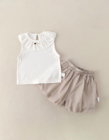 Adorable sleeveless set