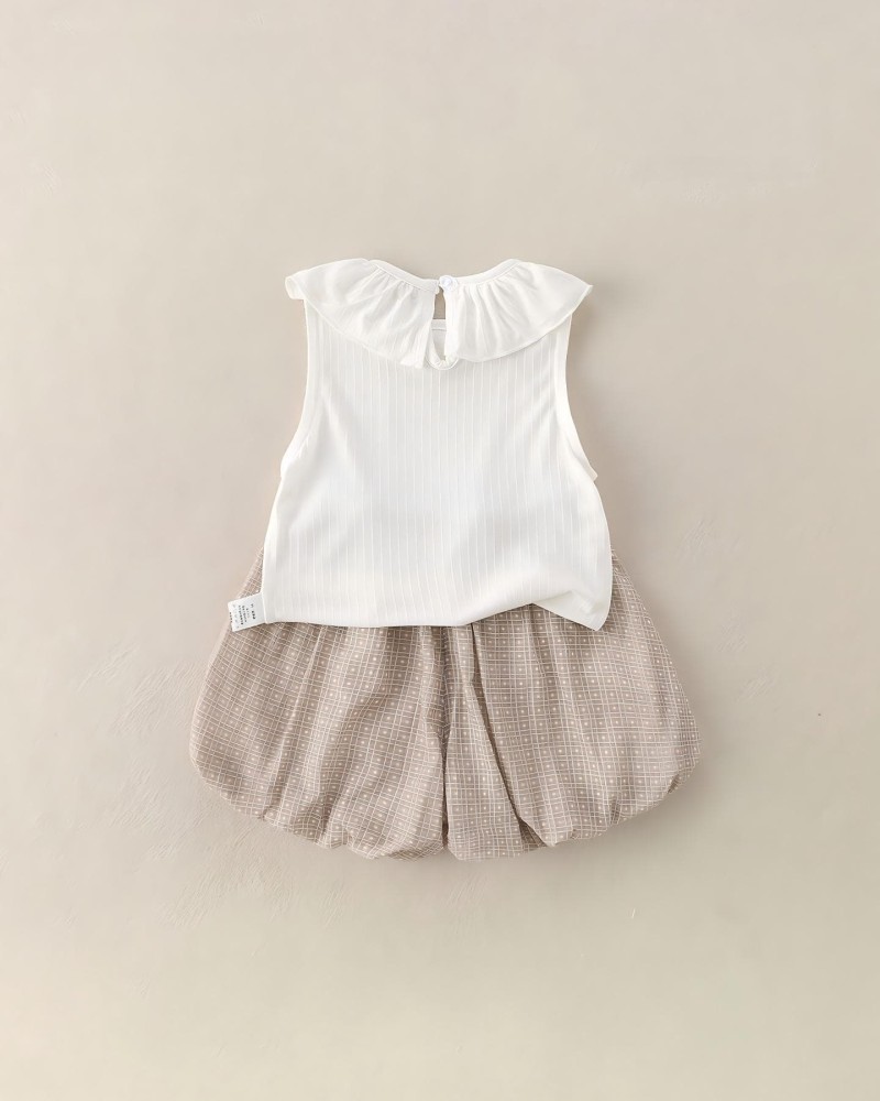 Adorable sleeveless set