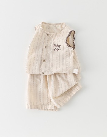 Casual sleeveless vest and shorts set
