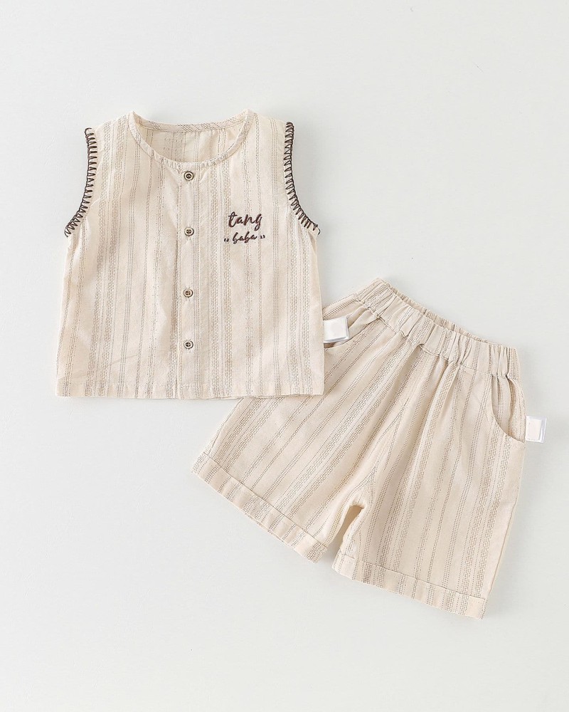 Casual sleeveless vest and shorts set
